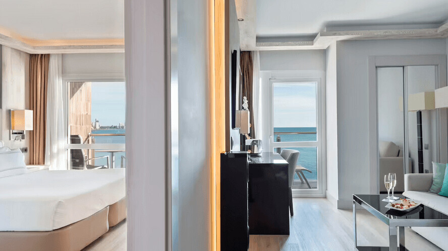 The Level Junior Suite Sea View